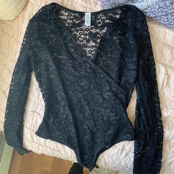 All lace bodysuit - Picture 2 of 3